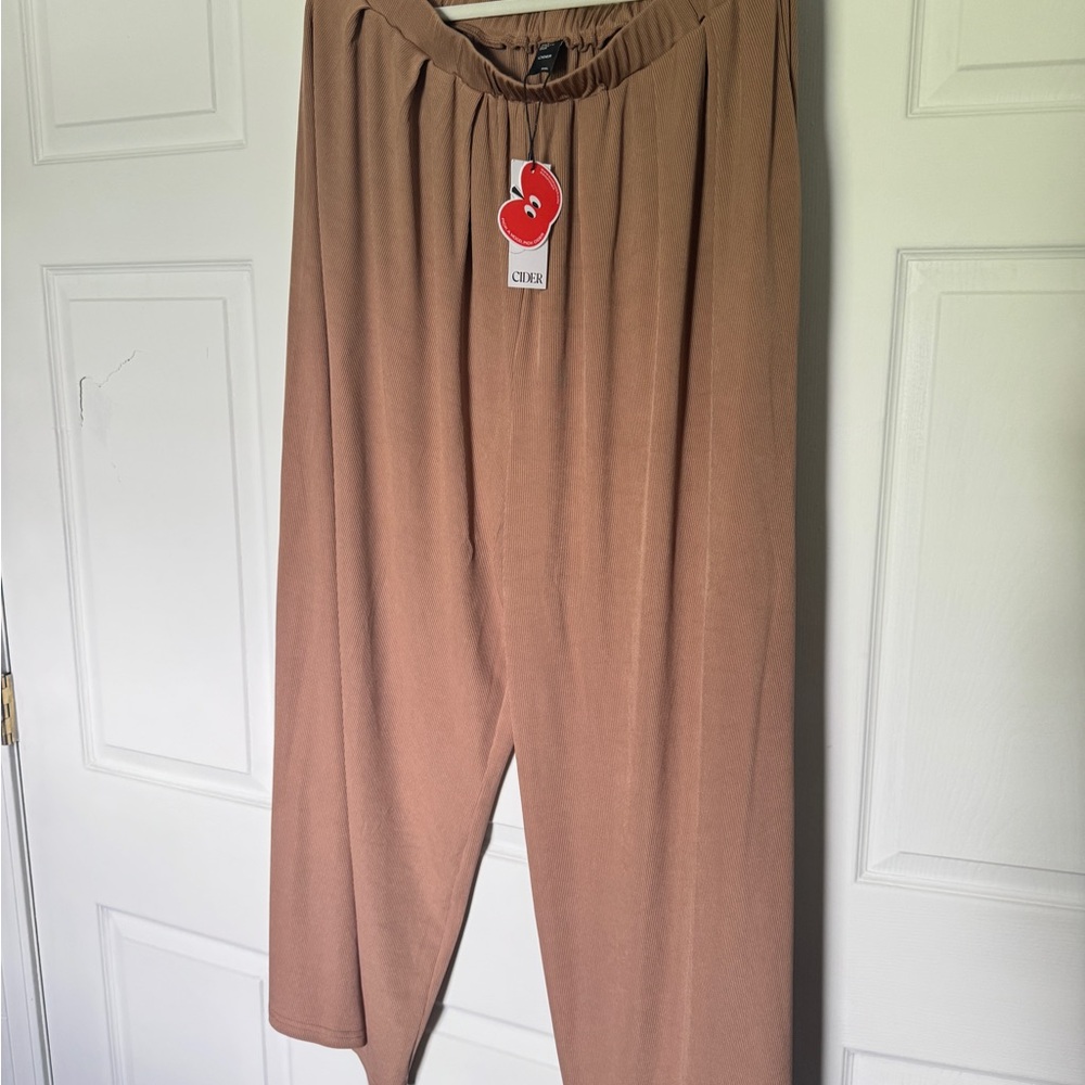 Cider wide leg pants. New with tags.